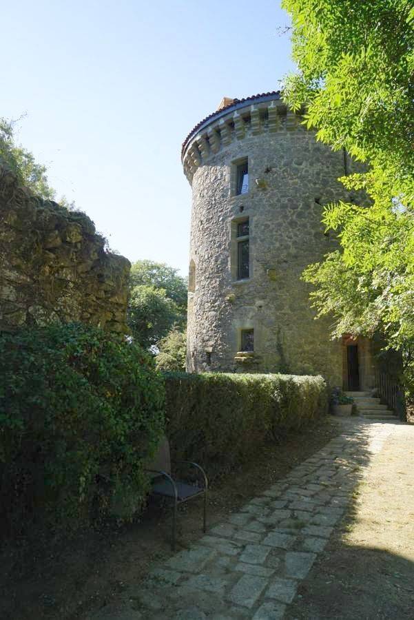 Chambre d’hôte pour 4 personnes, avec Terrasse ainsi que Jardin et Vue à La Forêt-sur-Sèvre