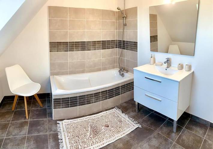 Location de vacances pour 10 personnes, avec jacuzzi et jardin à Locquénolé - 2