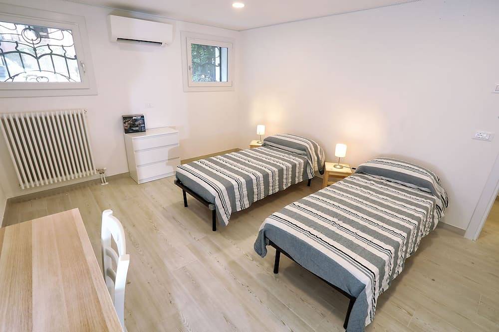 Geheel appartement, Casalella - Een oude familieatelier die zojuist volledig is gerestaureerd in Lido di Venezia, Venetië