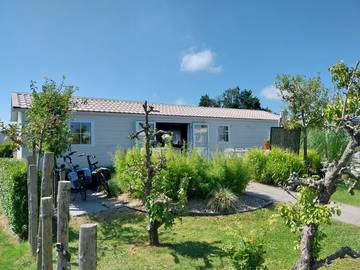 Chalet für 2 Personen, mit Balkon/Terrasse und Terrasse in Oostkapelle