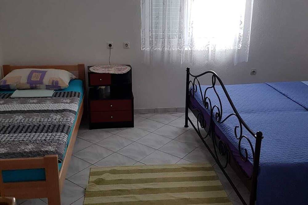 Cały apartament, Apartments mit Balkon und Terasse in Karlobag, Velebit Nature Park