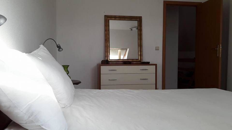 Appartement entier, At the Villa in Tournai, Hainaut