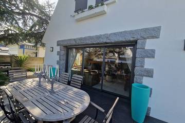 Location de vacances pour 8 personnes, avec terrasse dans Plage du Nau