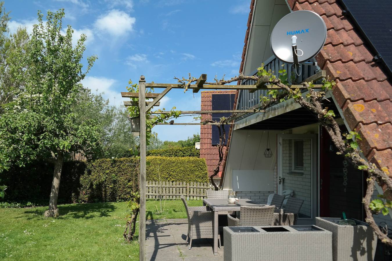 6 Erw Schönes Haus mit kleinem Garten und Terrasse in Oostmahorn, Dongeradeel