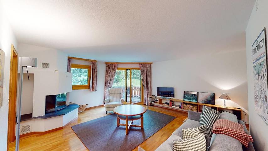 Ferienwohnung für 4 Personen, mit Balkon in Champfèr