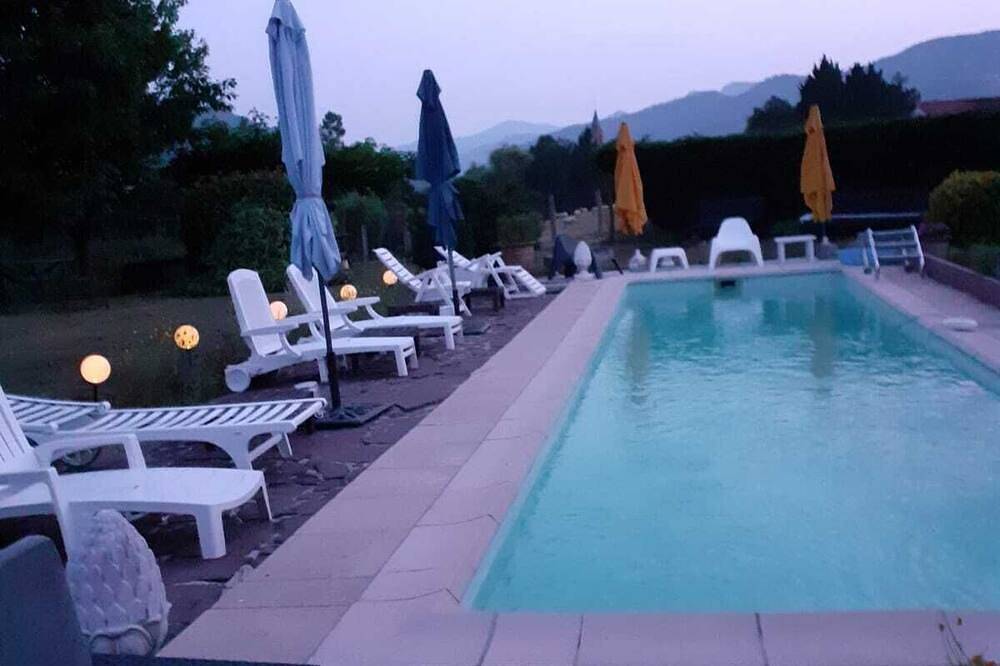 Casa Rural Con Piscina para 2 Personas en Ossès, Region de Bayona