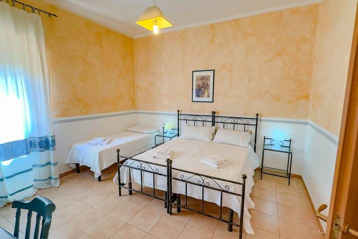 Gîte pour 2 personnes, avec jardin à Bosa Marina - 2