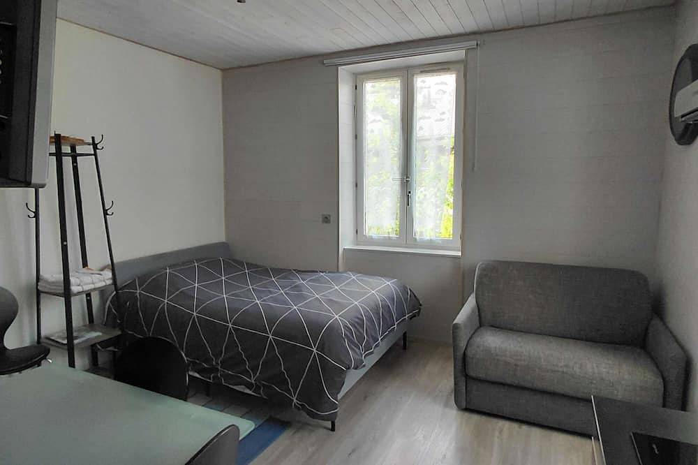 Appartement entier, Studio meublé rénové proche Hyper Centre - Résidence La Fresnaie in Les Rousses, Parc naturel régional du Haut-Jura
