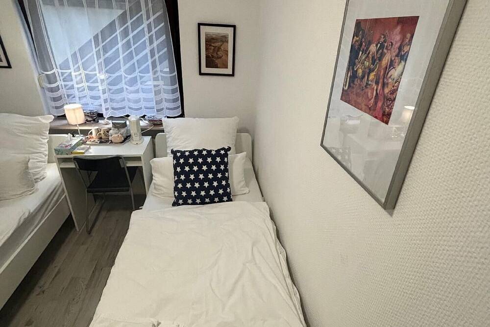 Quartier Wenzelnberg kleines Doppelzimmer Raum 1 in Langenfeld (Rheinland), Düsseldorf und Umgebung