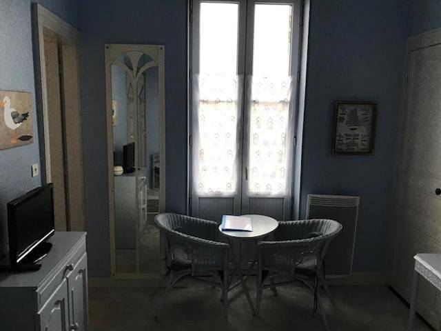 Appartement entier, One-Bedroom Apartment in Rochefort, Région de Rochefort