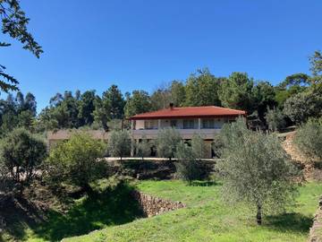 Gîte pour 2 personnes, avec vue et jardin dans Tarouca