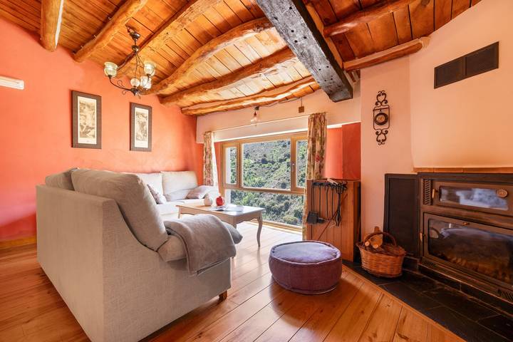 Retiro en plena naturaleza, casa con vistas a la montaña in Sorvilán, Cordillera Penibética