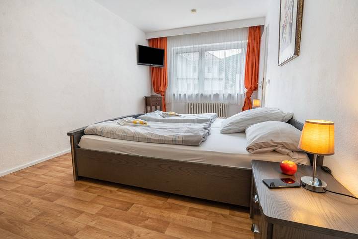 Modern appartement op centrale locatie met tuin - Dicht bij het kuuroord in Bad Herrenalb, Noordelijk Zwarte Woud
