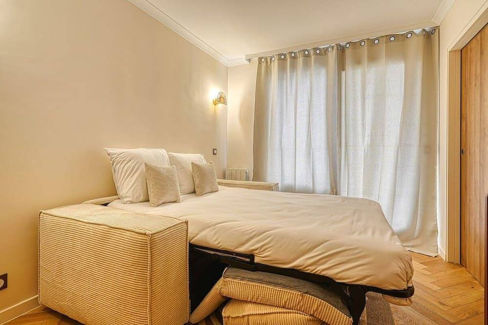 Apartamento entero, The Place To Be Paris Def-Apartamento-Balcón-Baño privado in Courbevoie, Altos del Sena