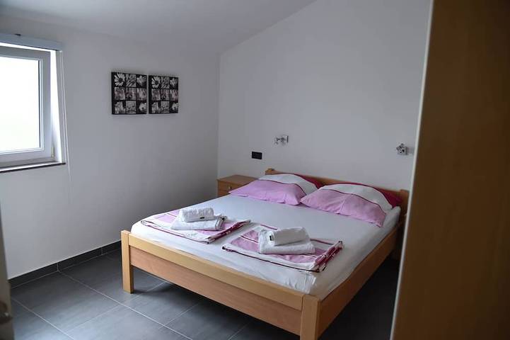 Ganze Wohnung, Villa Pina Tisno **** großes Penthouse Apartment am Meer in Tisno-Dalmatien in Tisno, Šibenik-Knin