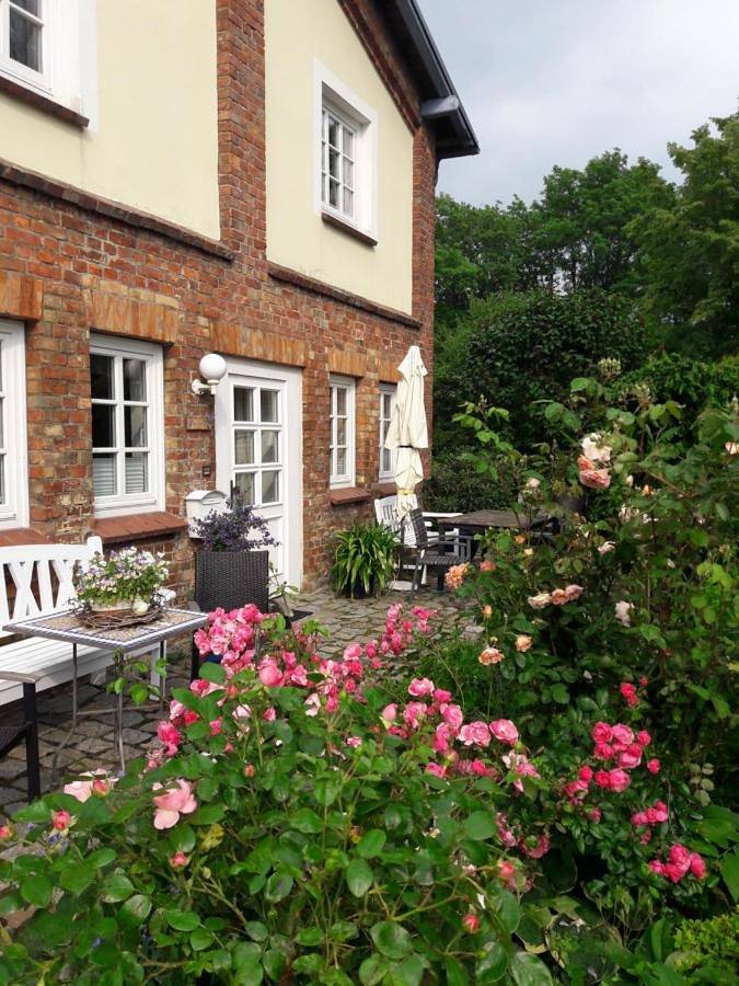 Ferienwohnung für 4 Personen, mit Terrasse und Garten sowie Ausblick in Steffenshagen
