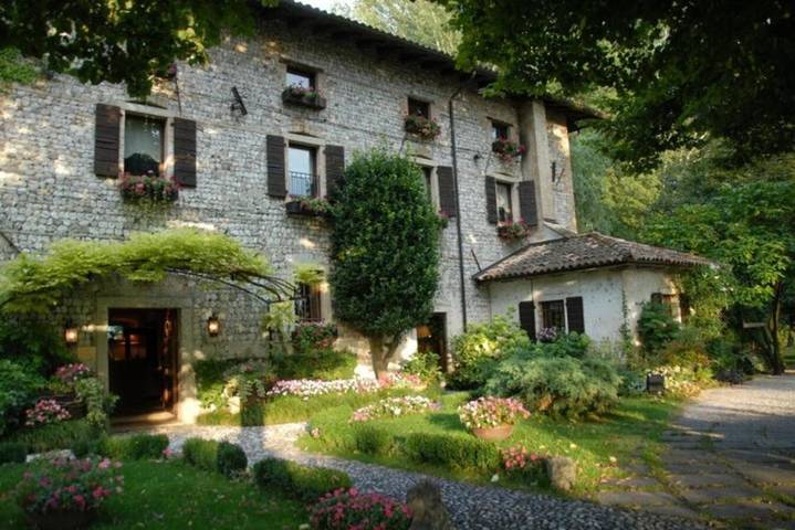 Hôtel pour 3 personnes, avec jardin et vue, animaux acceptés dans Bannia