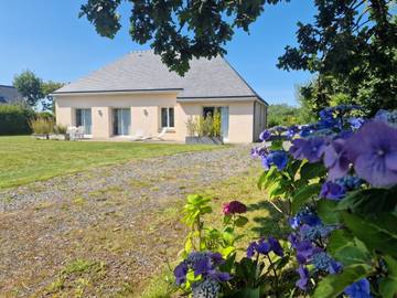 Gîte pour 6 personnes, avec terrasse et jardin à Ploulec'h