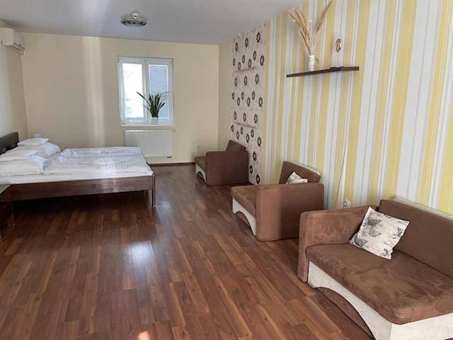 Ferienanlage für 5 Personen, mit Balkon und Terrasse sowie Garten und Pool in Ungarn - 3