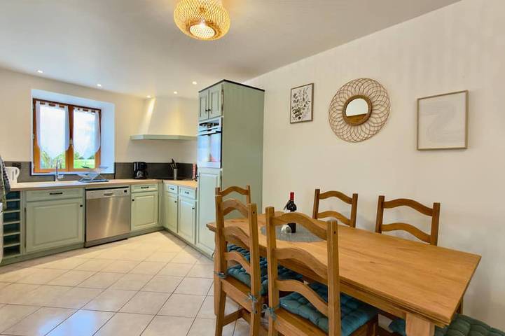 Location de vacances pour 6 personnes, avec jardin à Bouleurs