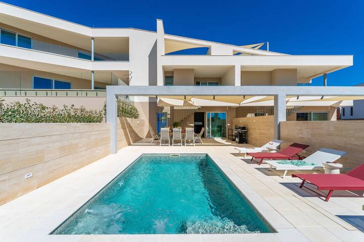 Villa pour 8 personnes, avec Terrasse et Piscine à Šibenik - 3