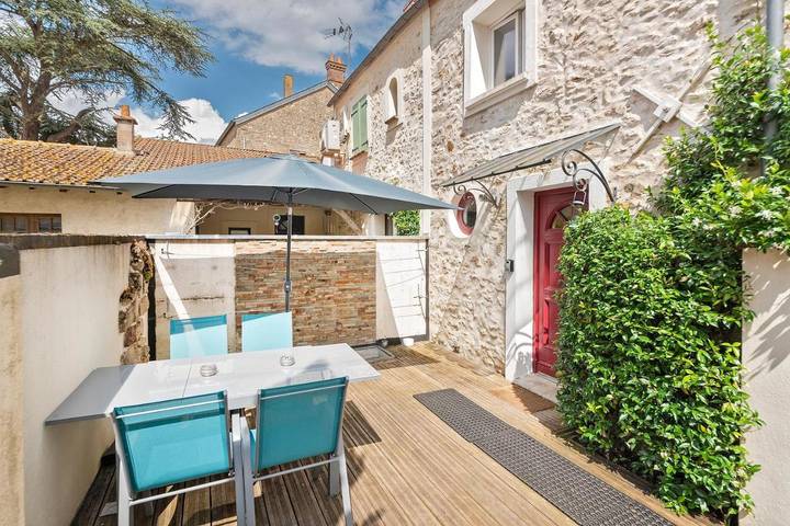 Gîte pour 6 personnes, avec Terrasse et Jardin à Réau