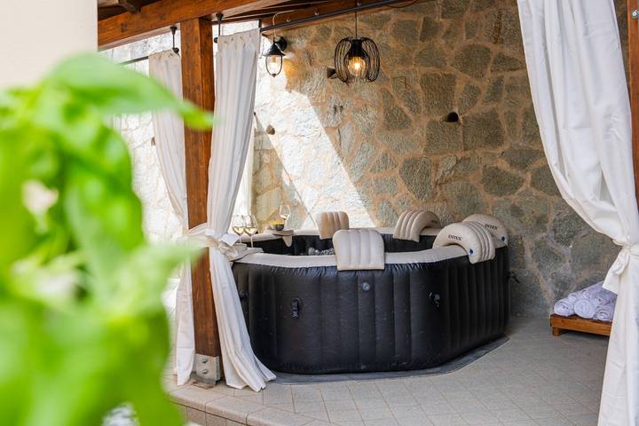 Villa für 10 Personen, mit Whirlpool und Garten in Ligurien - 4