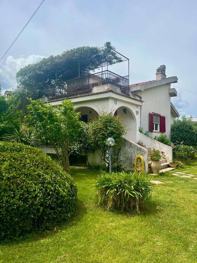 Location de vacances pour 2 personnes, avec jardin dans Marina di Davoli