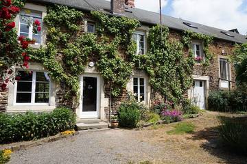 Gîte pour 7 personnes, avec terrasse à Les Isles-Bardel