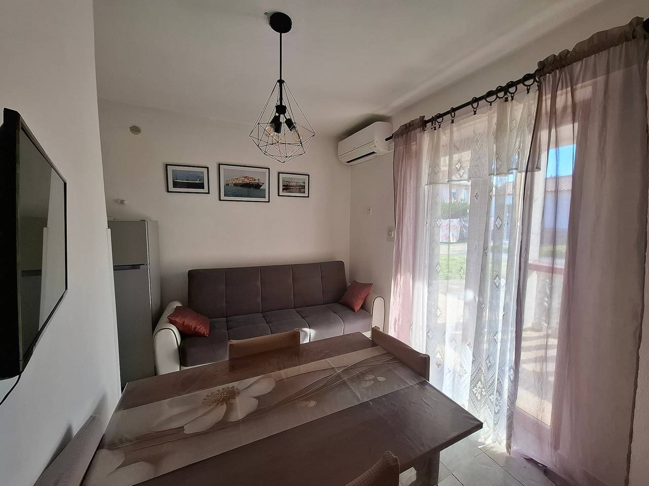 Ganze Wohnung, 2-Zimmer-Ferienwohnung mit Balkon Privlaka (Zadar) A-12985-c in Privlaka, Zadar