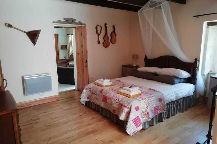 Gîte pour 6 personnes, avec jardin et jacuzzi à Ronsenac - 2