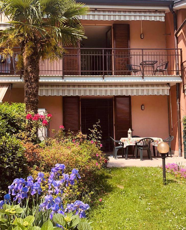 Casa Tiziana in Lavena Ponte Tresa, Luganer See (Lombardei)