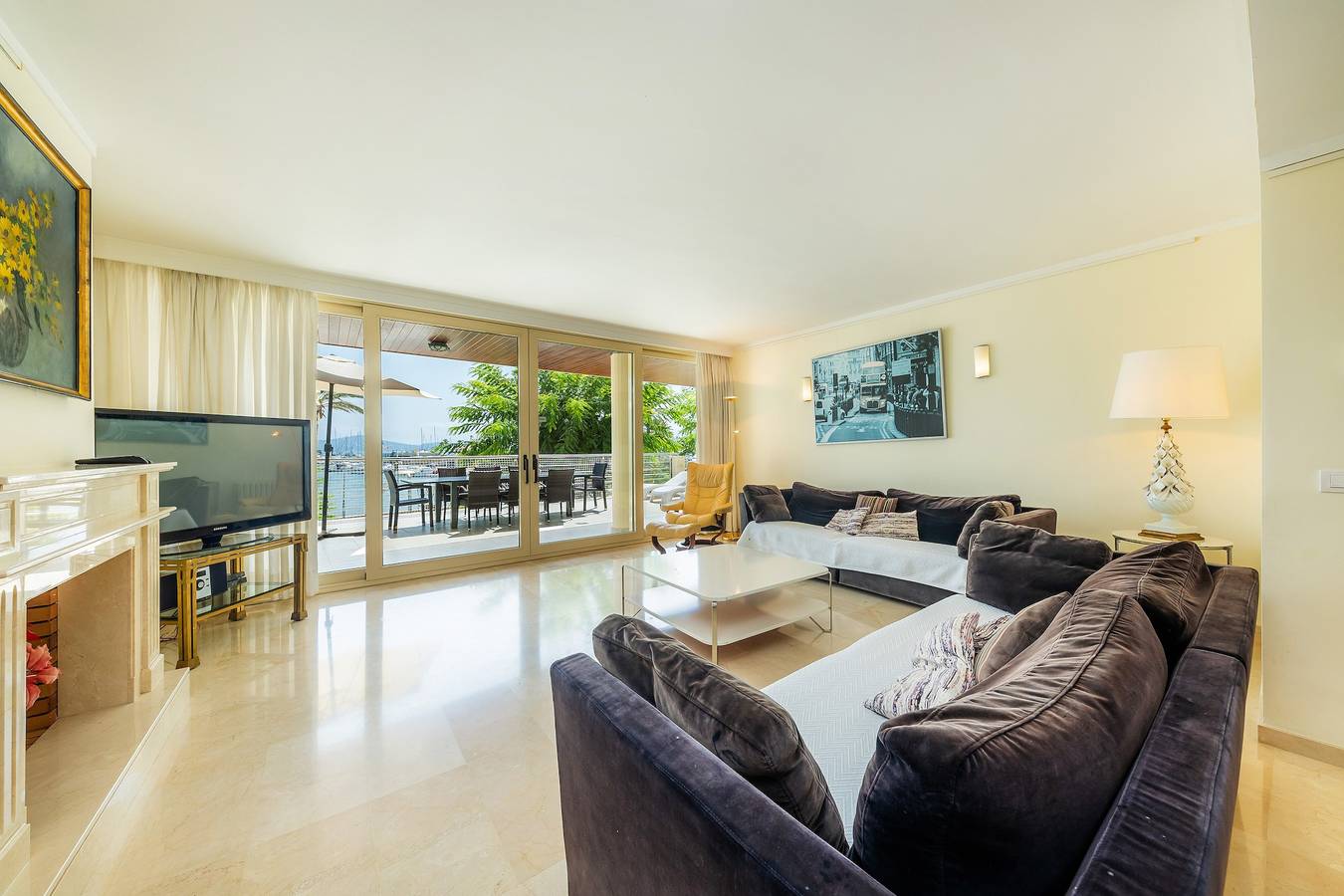 Entire apartment, Holiday Apartment Olympo with Sea View, Mountain View, Wi-Fi & Terraces; Street Parking Available in Port de Pollença, Pollença