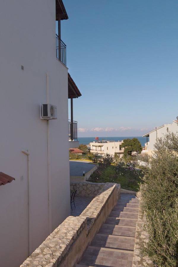 Like Home in Kato Stalos, Agia Marina
