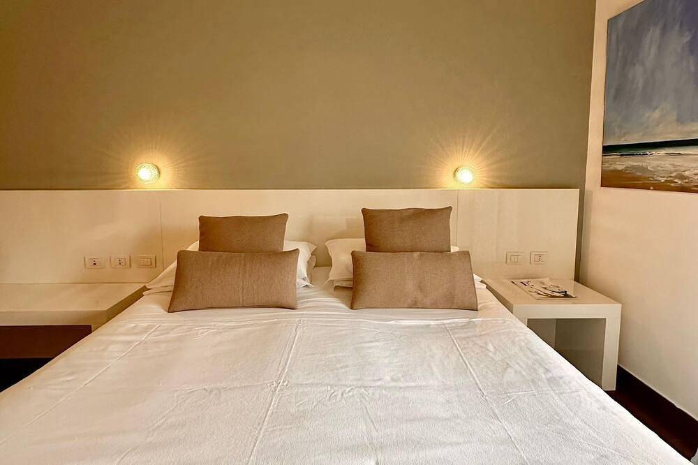 Feel at home Just a short walk from the museum, lido station and harbor. in Reggio de Calabre, Province de Reggio Calabria