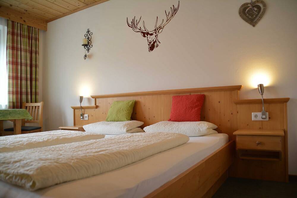 Doppelzimmer Berggeflüster - Haus Lorenz in Grän, Allgäuer Alpen (Österreich)