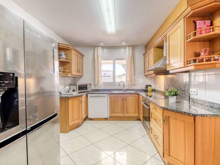 Ferienhaus für 8 Personen, mit Terrasse und Garten sowie Pool in Empuriabrava - 4