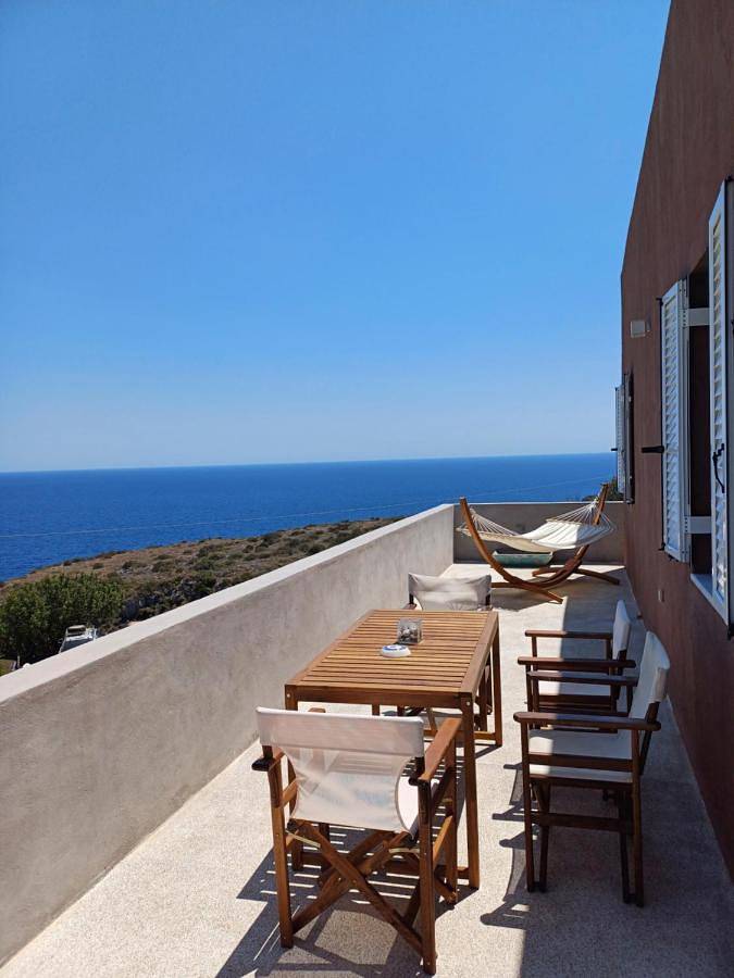 Location de vacances pour 3 personnes, avec terrasse ainsi que vue et jardin, animaux acceptés dans Cythère - 2