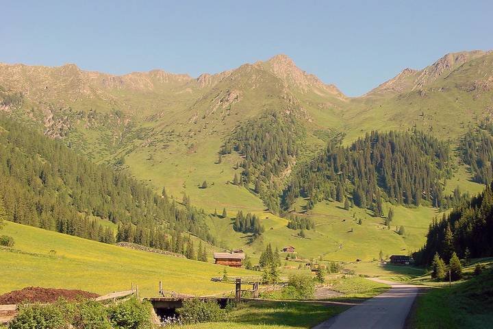Ferienwohnung für 7 Personen, mit Balkon und Terrasse sowie Garten und Ausblick in Österreich - 3