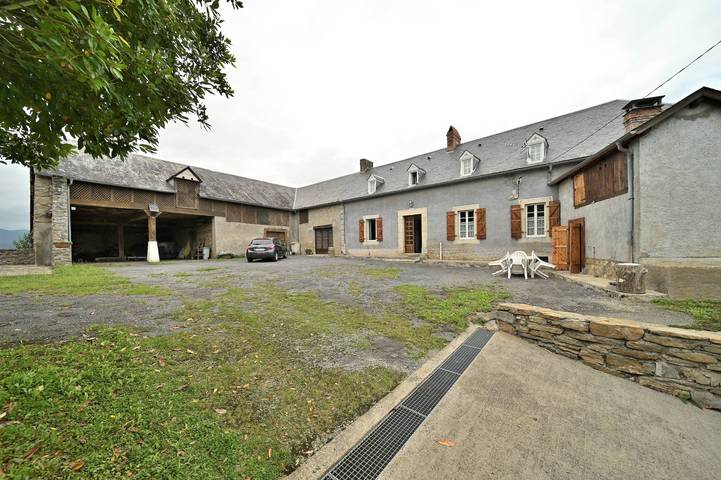 Location de vacances pour 8 personnes, avec jardin, adapté aux familles à Mauvezin (Hautes-Pyrénées)