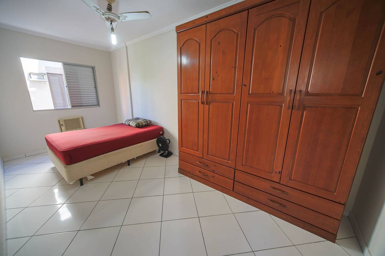 Entire apartment, Apto com Wi-Fi, ar-condicionado e vaga de garagem in Praia da Enseada (Guarujá), Baixada Santista