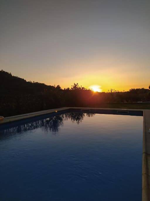 Casa de férias para 4 pessoas, com piscina e terraço em Paredes de Coura