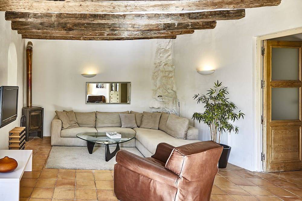 Villa Hermosa at Masia Nur Sitges, Adults only 18+ in Vora-Sitges, Canyelles (Barcelona)