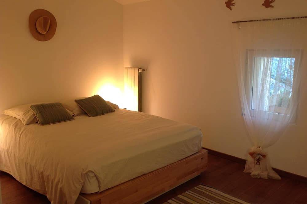 Appartement entier, Superbe appartement au 2ème et dernier étage d'une maison de village! in Le Barroux, Parc naturel régional du Mont-Ventoux