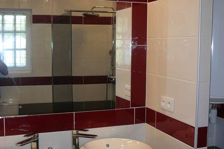2 chambres d'Hôtes dans Bastide  dans grand parc arboré avec Piscine 6 personnes in Roquevaire, Côte méditerranéenne (France)