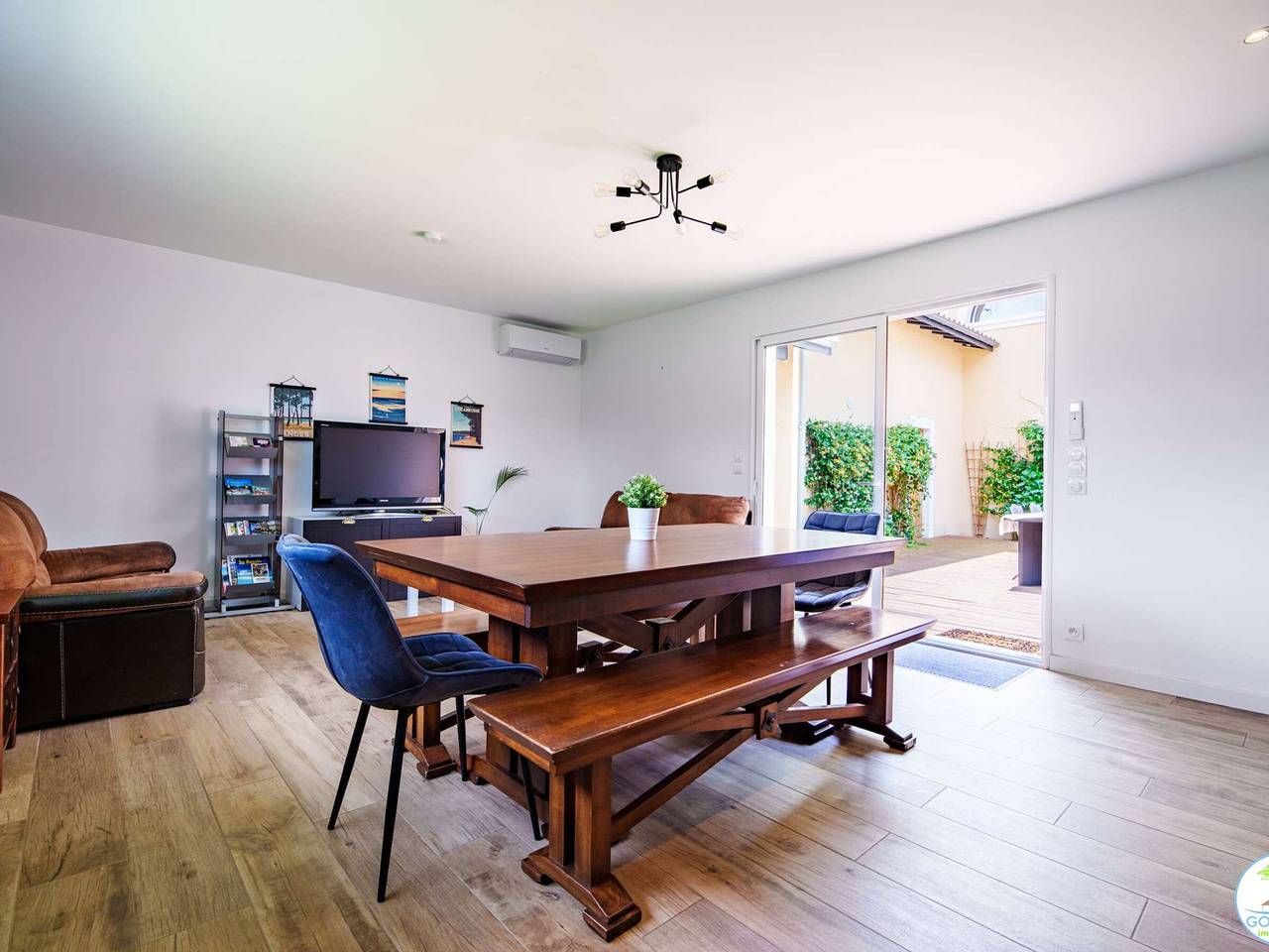 Villa 5 estrellas con piscina climatizada, 4 hab. con baño privado y Bbq - Hasta 12 pers. in Parentis-en-Born, Côte d’Argent