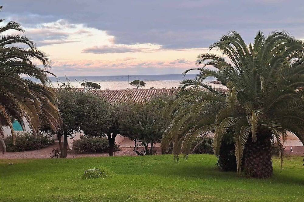 Ganze Wohnung, South Corsica, 150 m walk to beach, swimming pool, tennis, hiking, activities in Conca, Sartène und Umgebung