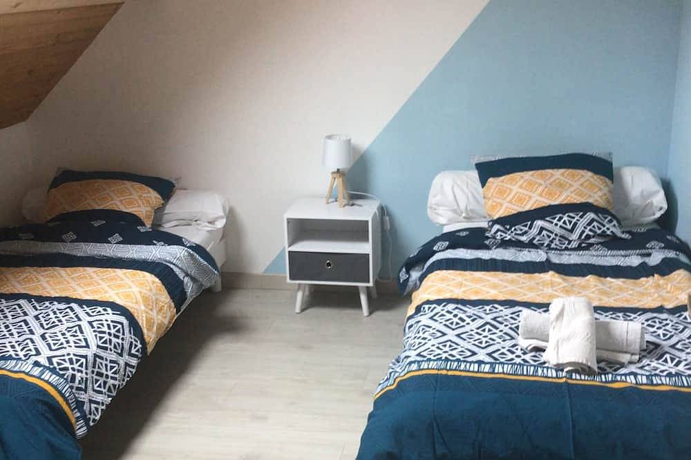 Maison 3* à Crozon proche de la plage de l'Aber avec 4 chambres in Crozon, Iroise