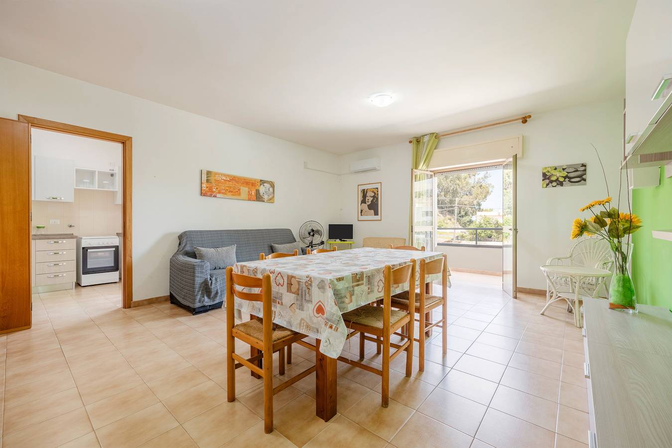 Entire apartment, Apartment 'Le Magnolie 7 -1° Piano' with Sea View, Wi-Fi and Air Conditioning in Balestrate, Palermo Province