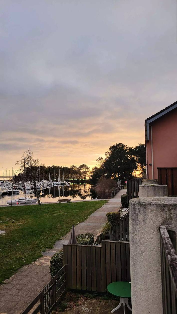 Gîte pour 4 personnes, avec vue dans Port d'Hourtin